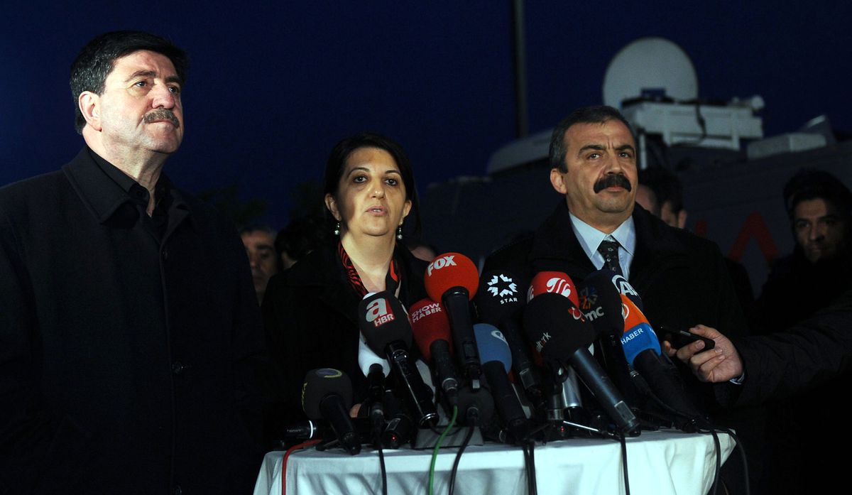 İmralı\'ya Giden BDP Heyeti Döndü Pervin Buldan,