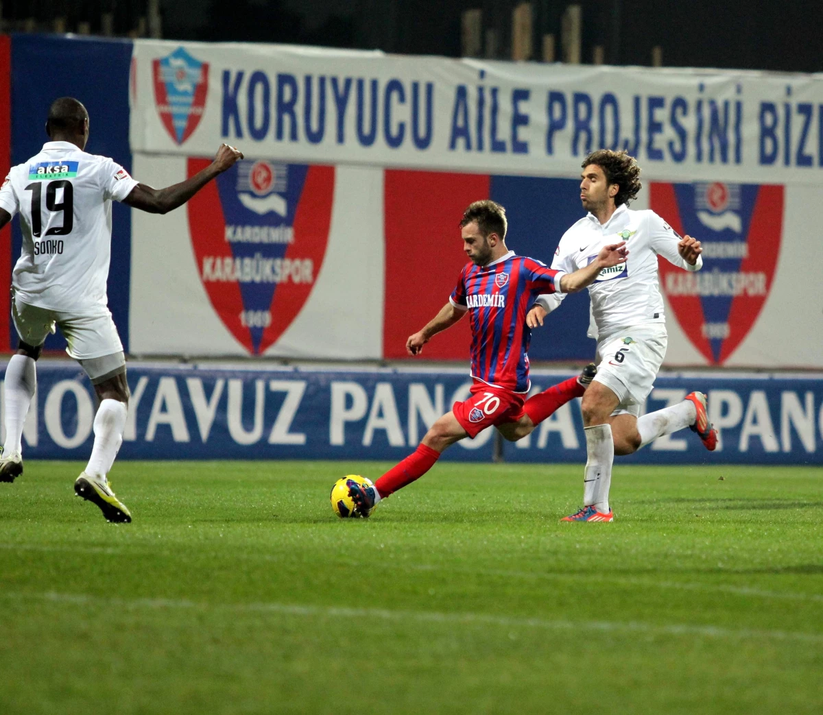 Kardemir Karabükspor - Akhisar Belediyespor: 0-2