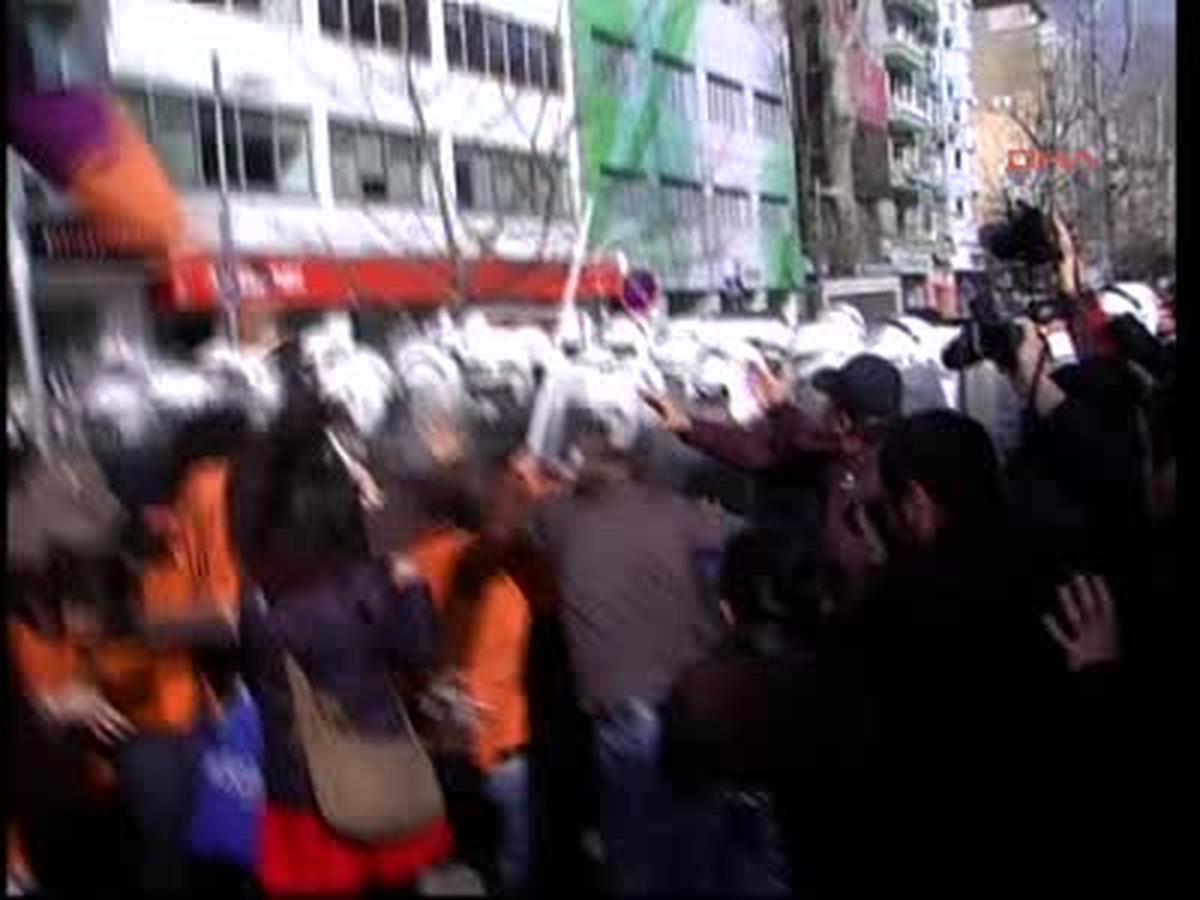 Kocaeli Halk Evleri Üyelerine Müdahale )
