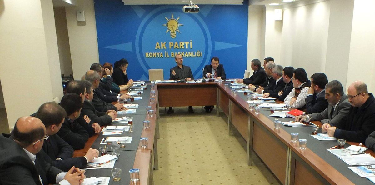Konya\'da AK Parti İlçe Başkan Yardımcıları Toplandı