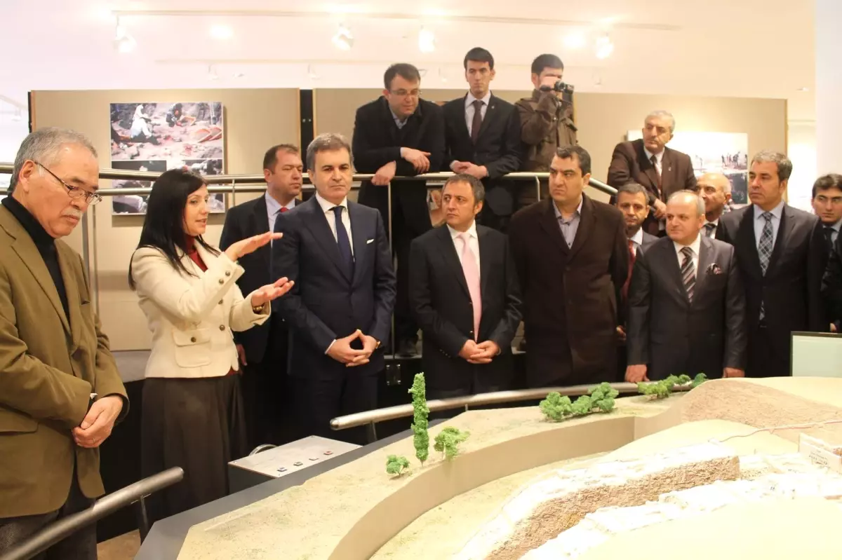 Kültür Bakanı Çelik Kaman Kale Höyük Müzesi'ni Gezdi