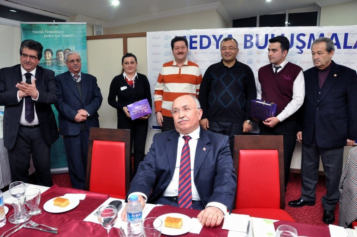 \'Medya Buluşması\'nda Protokol Krizi