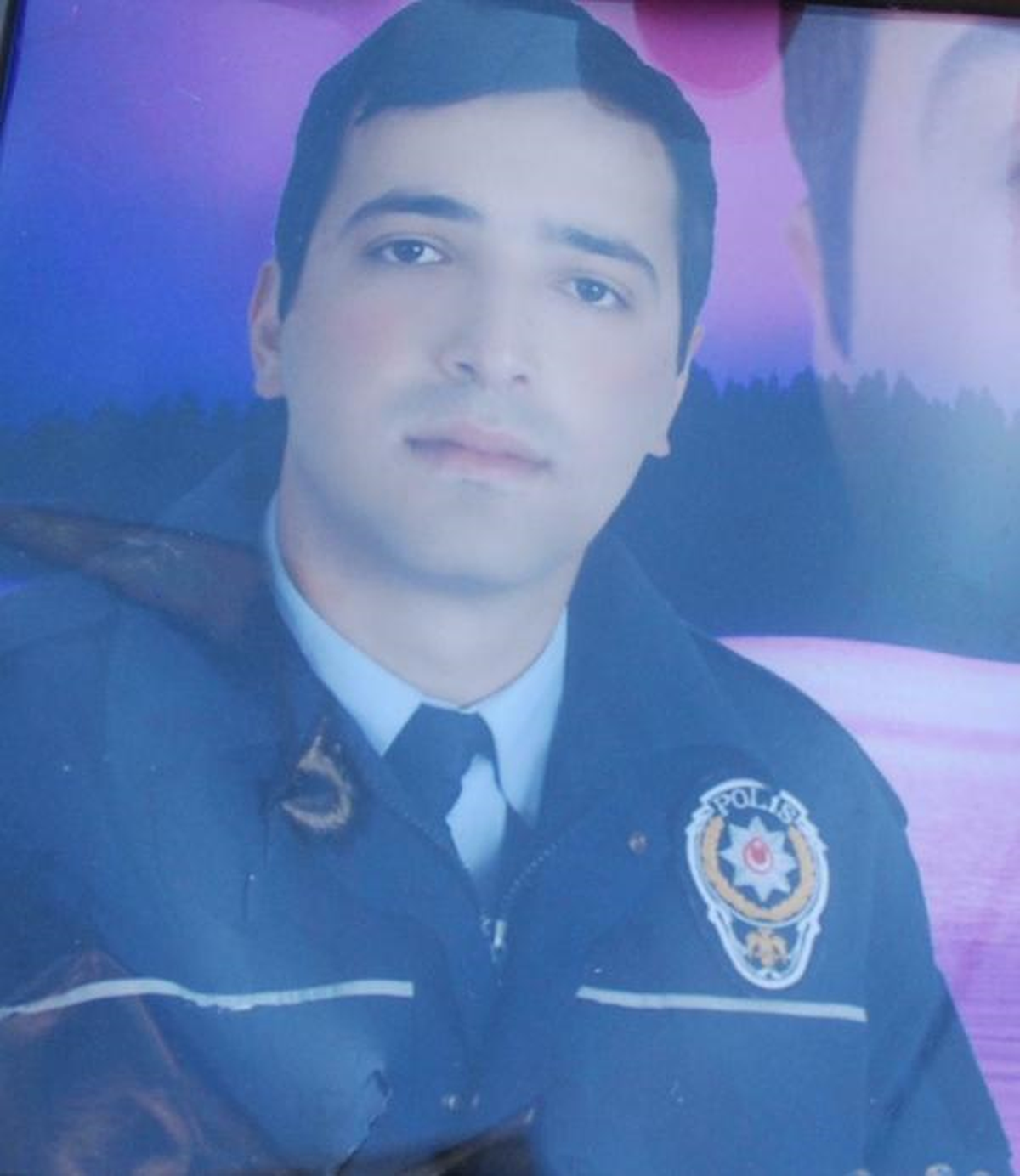 PKK\'nın Elindeki Polis Memurunun Ailesi Umutlu