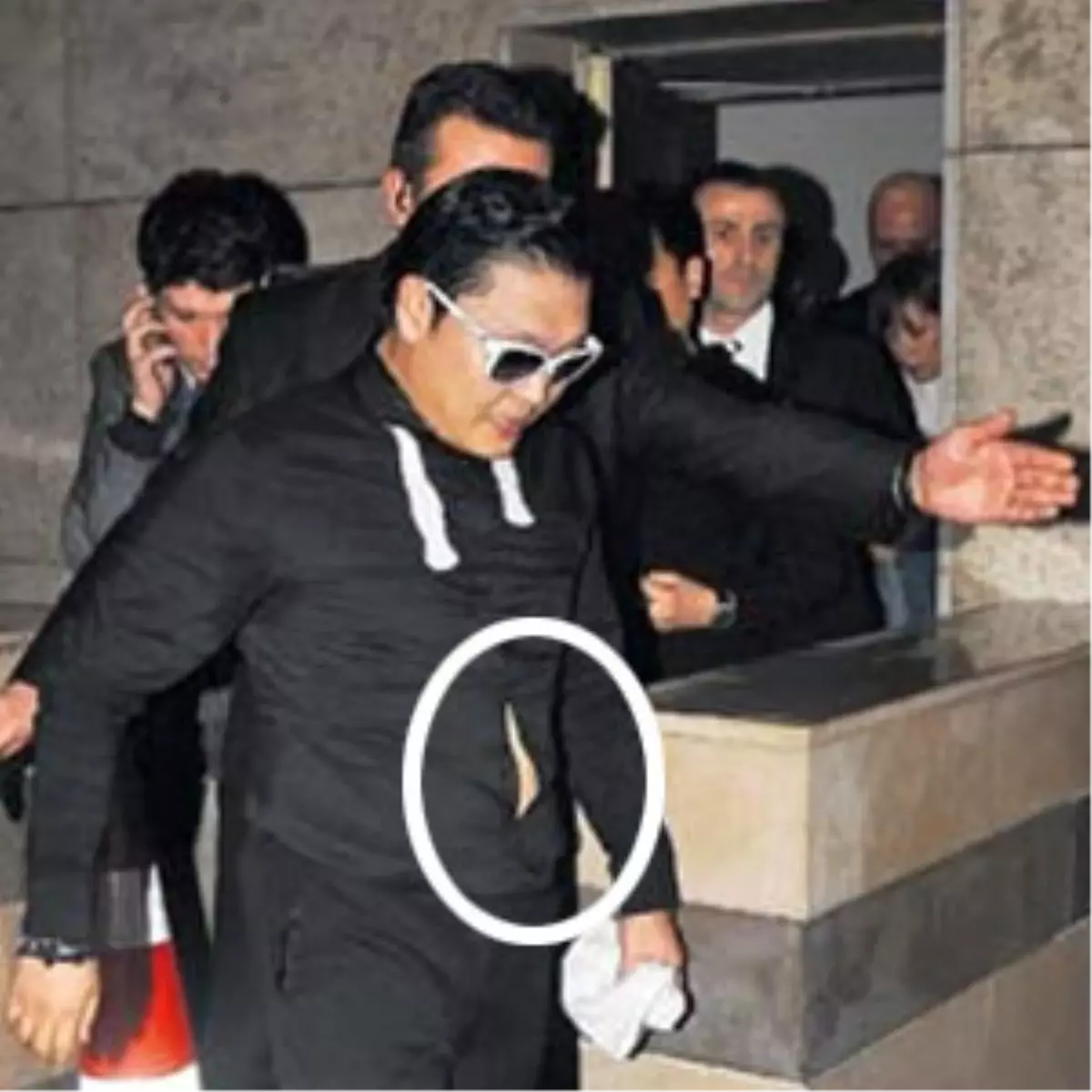 PSY, Karizmayı Çizdirdi