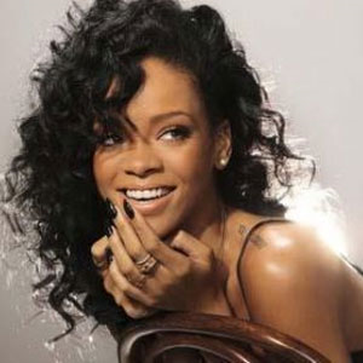 Rihanna Mikro Dalga Fırın İstedi!