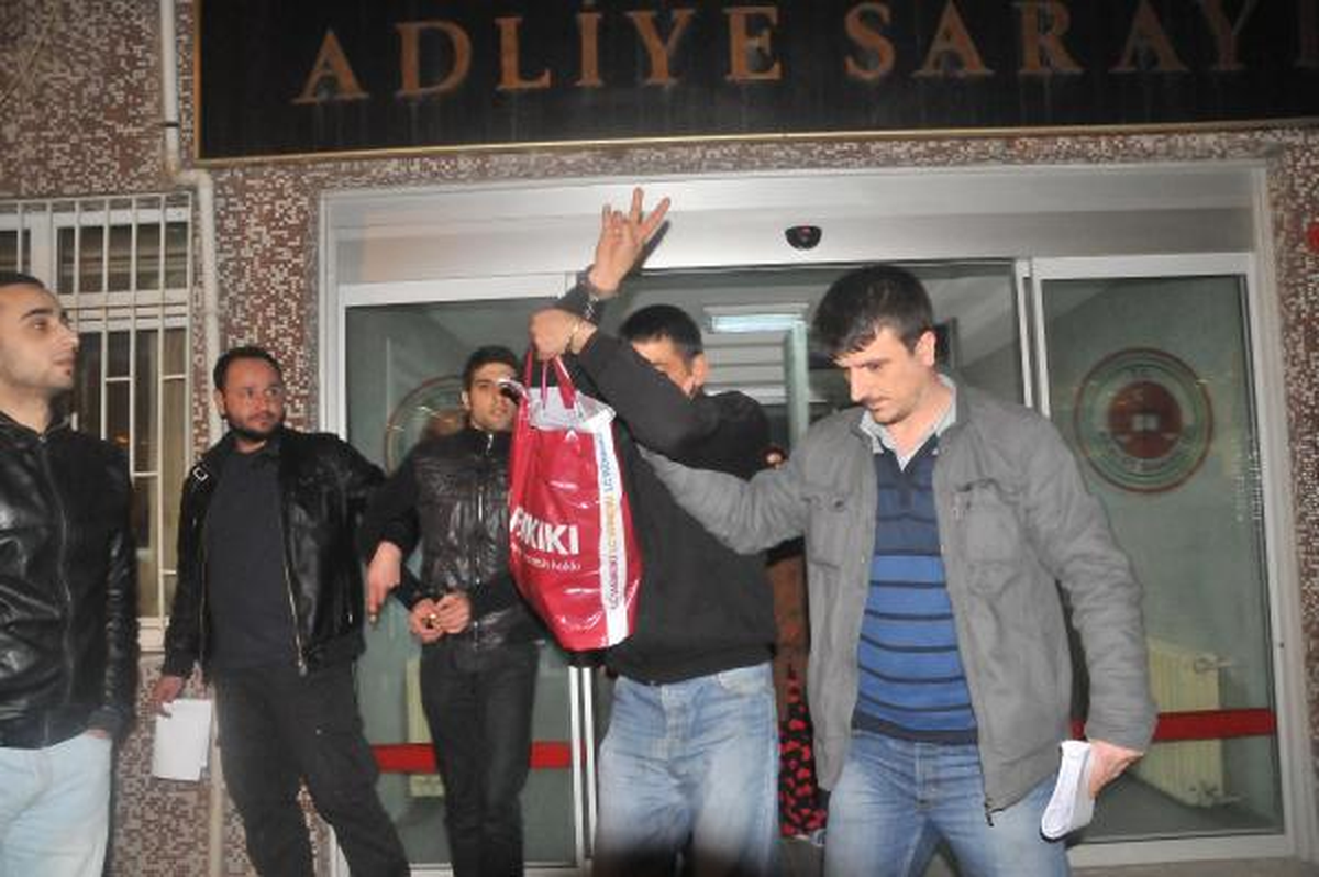Uyuşturucudan Tutuklandı, \'Yaşasın Bonzai\' Diye Bağırdı