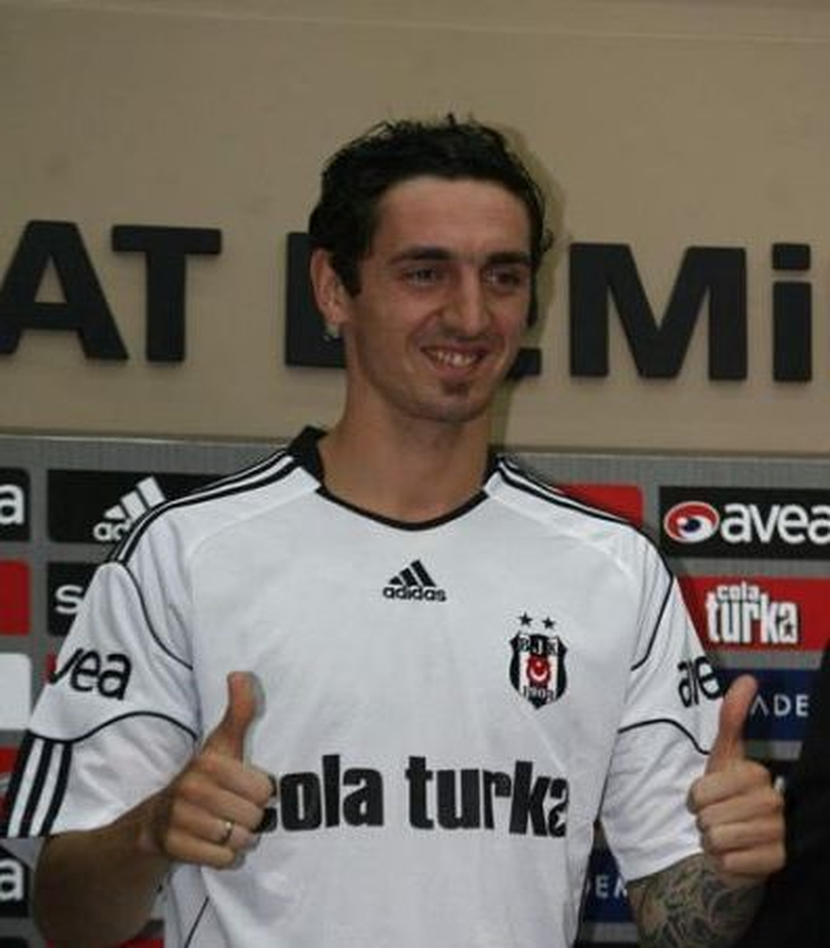 2roberto Hılbert: Beşiktaş ile Yeni Kontrat İmzalayıp İmzalamayacağımı Henüz Bilmiyorum