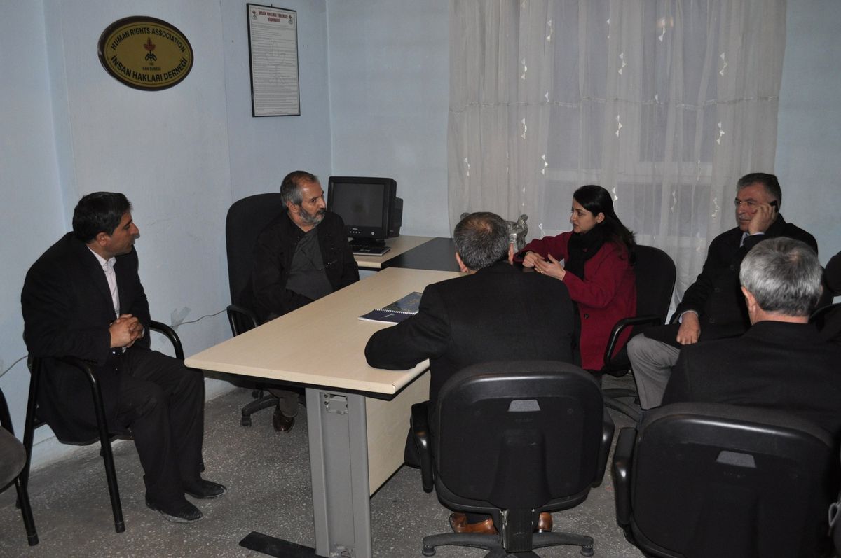 AK Parti\'li Orhan\'dan İHD\'ye Ziyaret