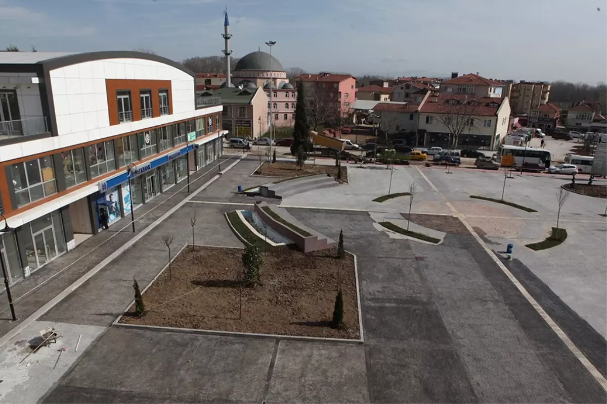 Arifiye Meydanına Kavuşuyor