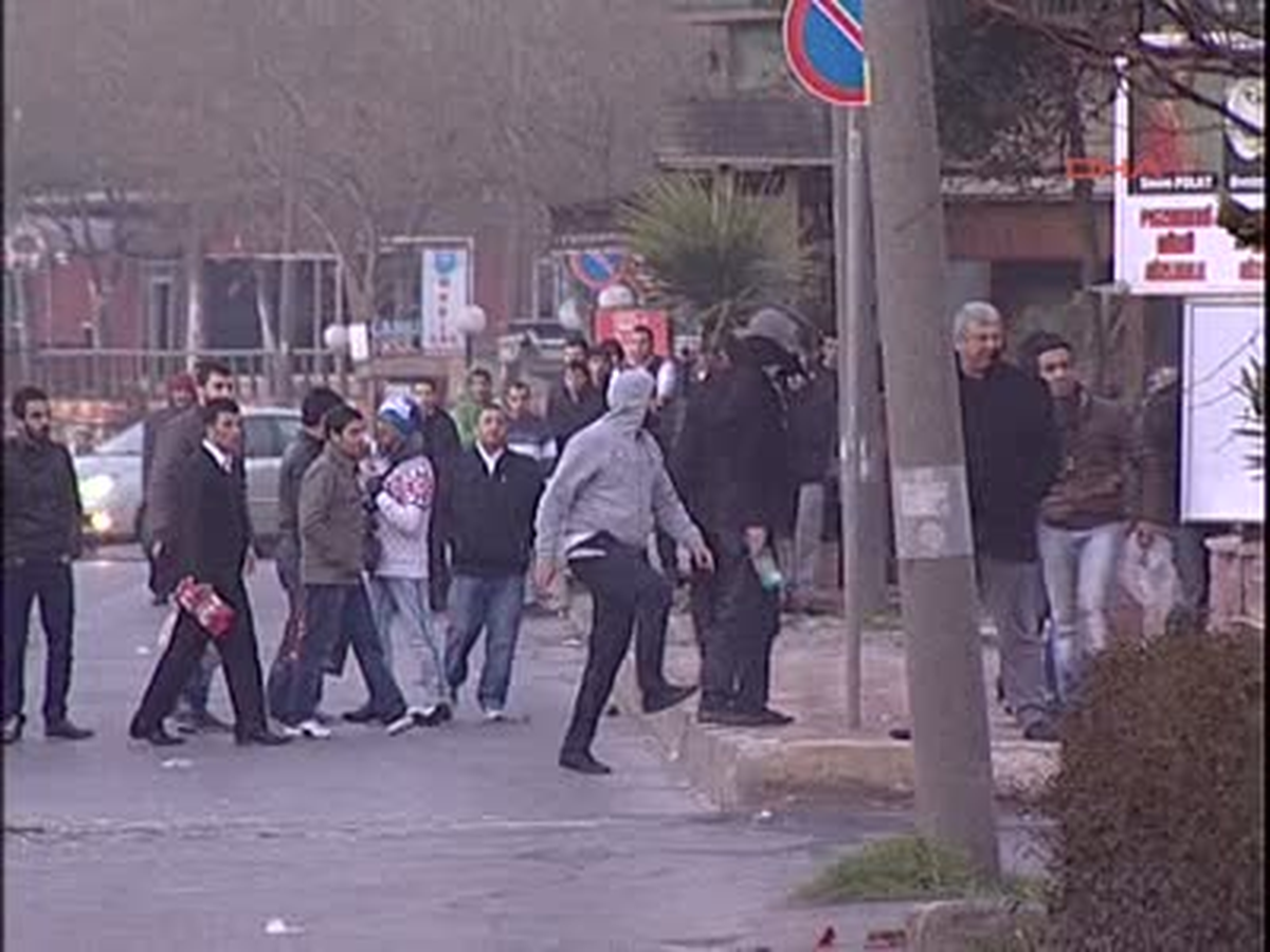 Avcılar\'da Olaylı Yıkım