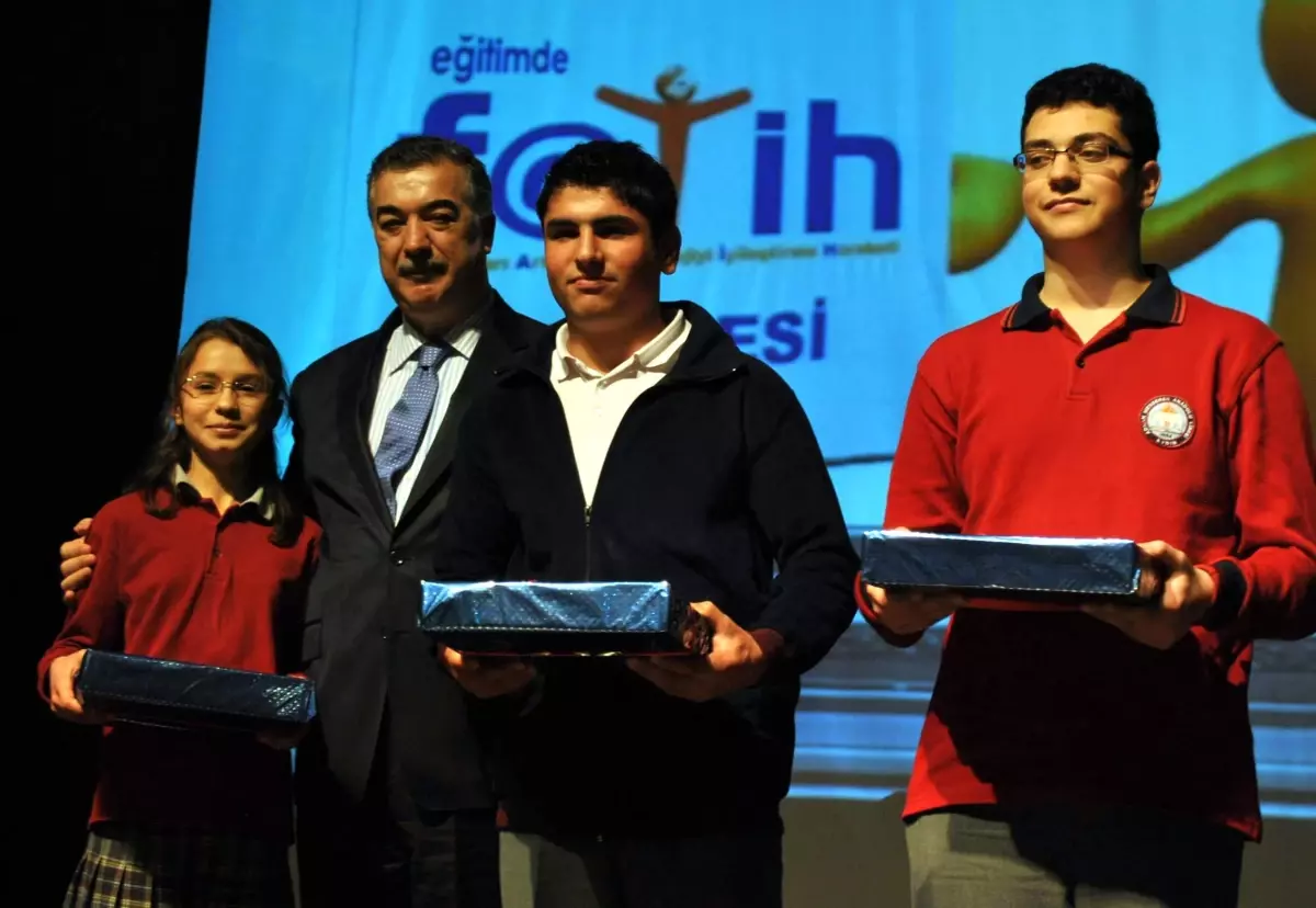 Aydın'da 722 Tablet Sahiplerine Teslim Edildi