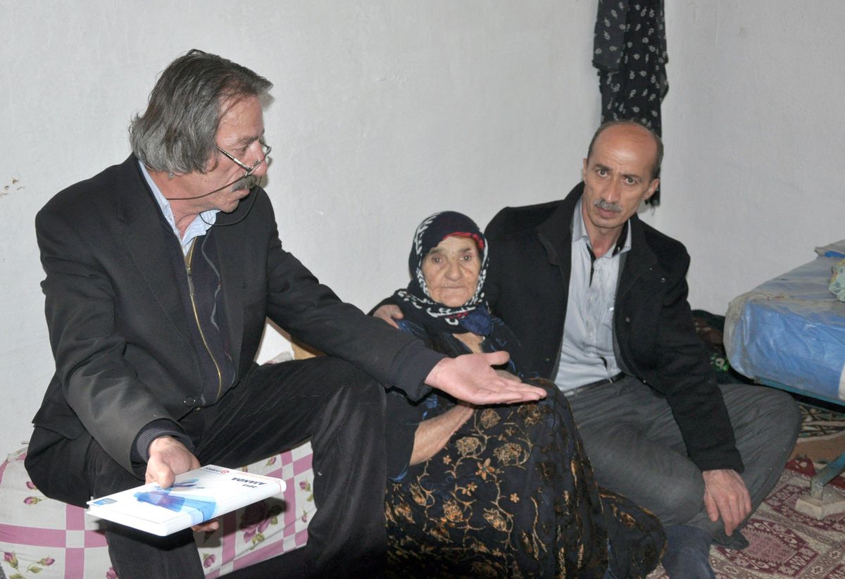 Aykut Ailesine İlk Yardımlar Yapıldı