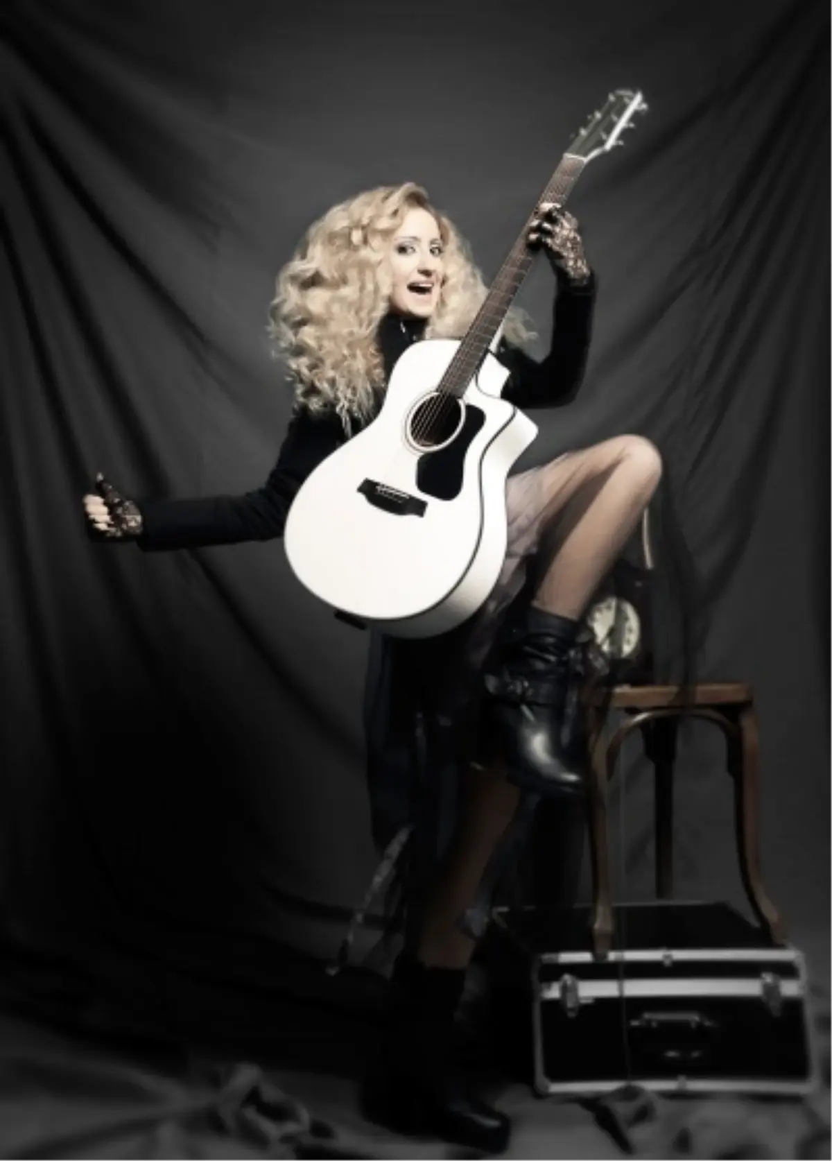 Ayşegül İnci "Zamanı Tamir Eden Adam"a Sesleniyor