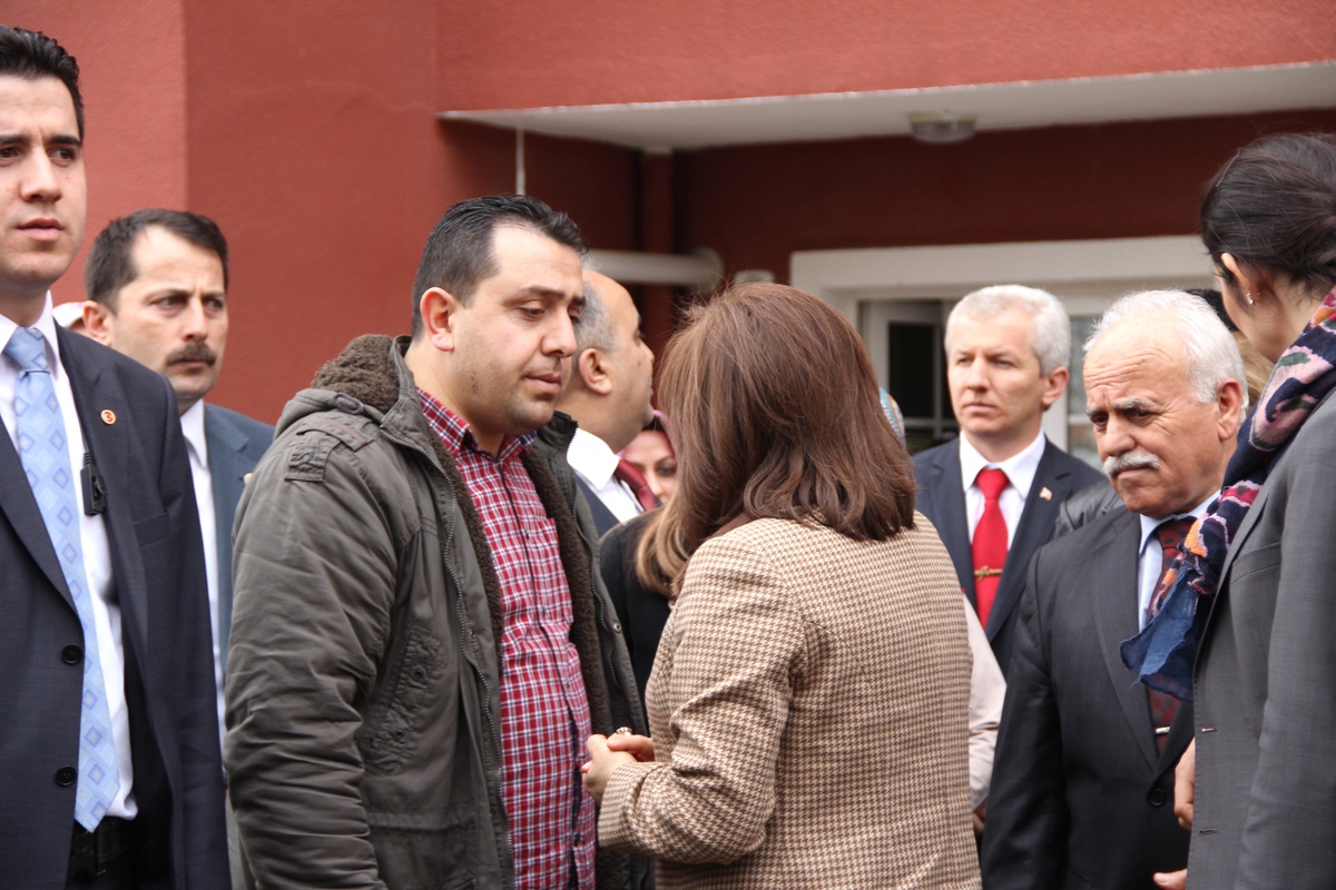 Bakan Şahin, Tosyalı Gazi Fırat Zorba İçin Tören Yapılsın Talimatı Verdi