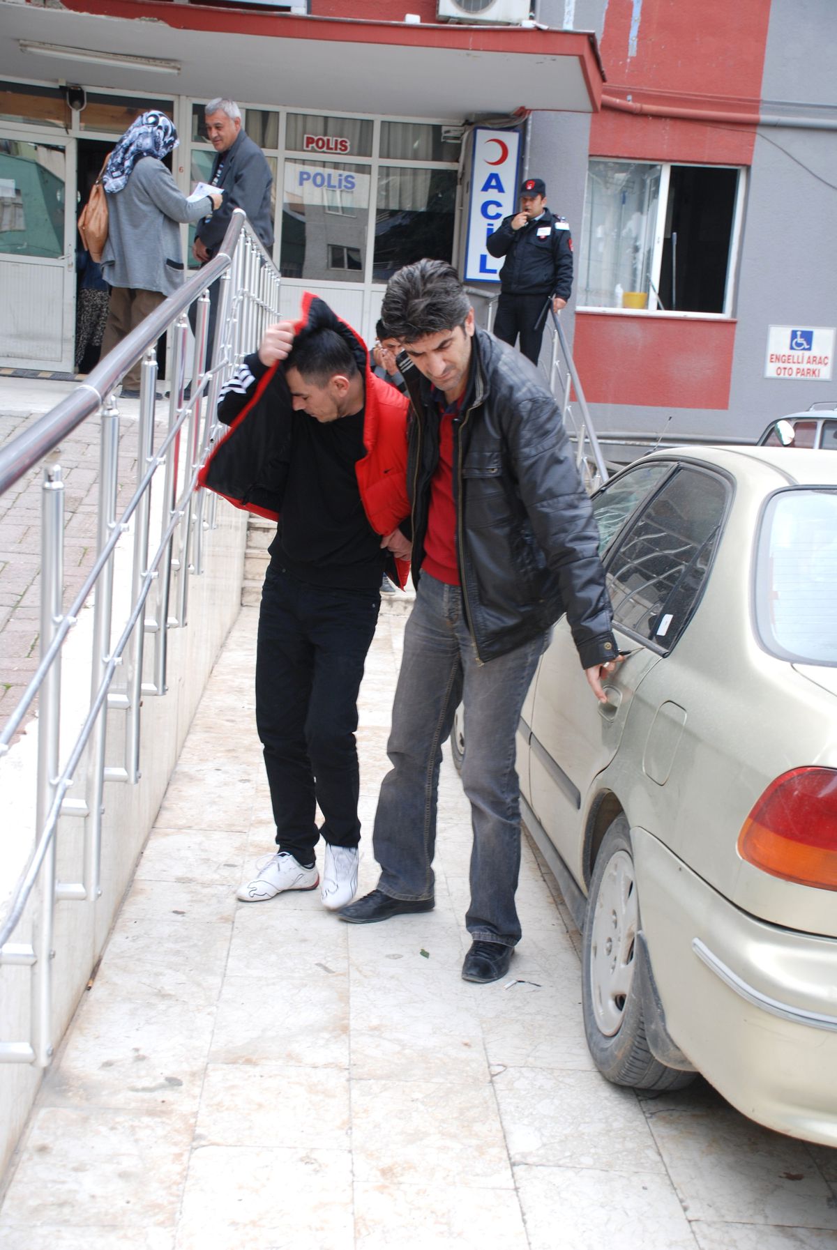 Beline Sardığı Eroinle Yakalandı