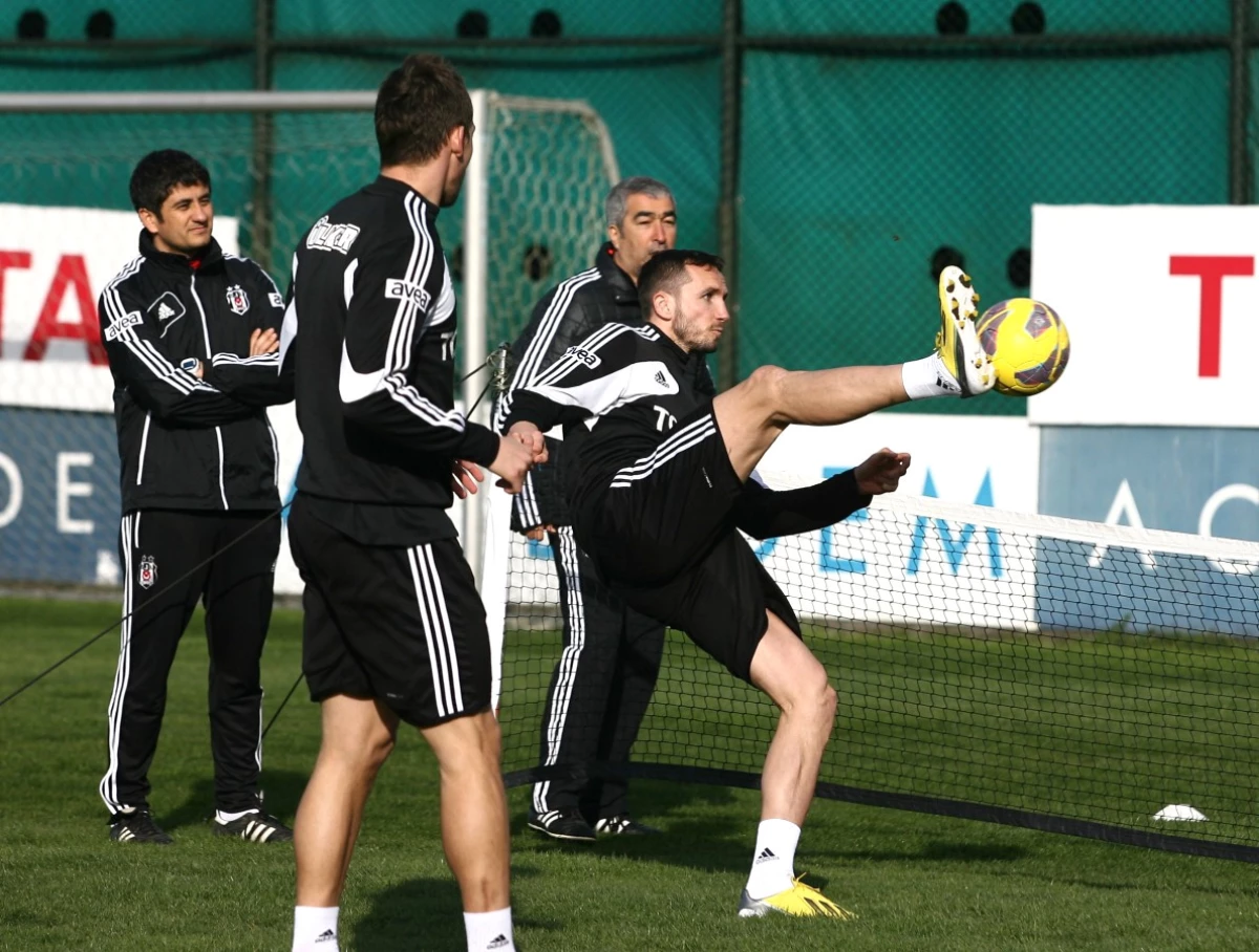 Beşiktaş\'ta Fenerbahçe Maçı Hazırlıkları Başladı