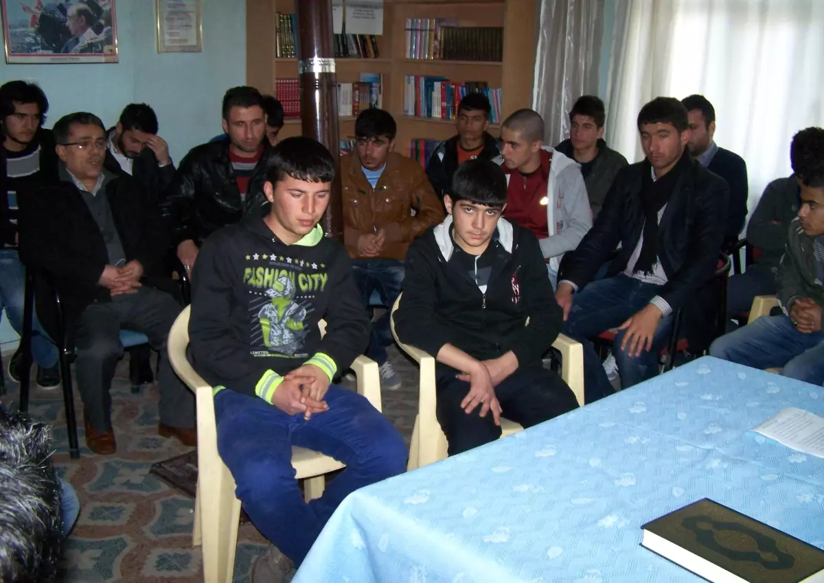 Besnili Ülkücüler Hocalı Katliamını Unutmadı