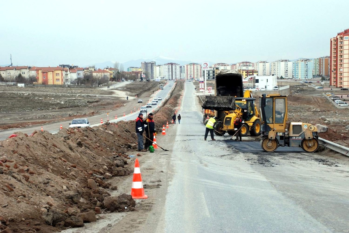 Beyazşehir-Gesi Yolu\'na Raylı Sistem Ayarı