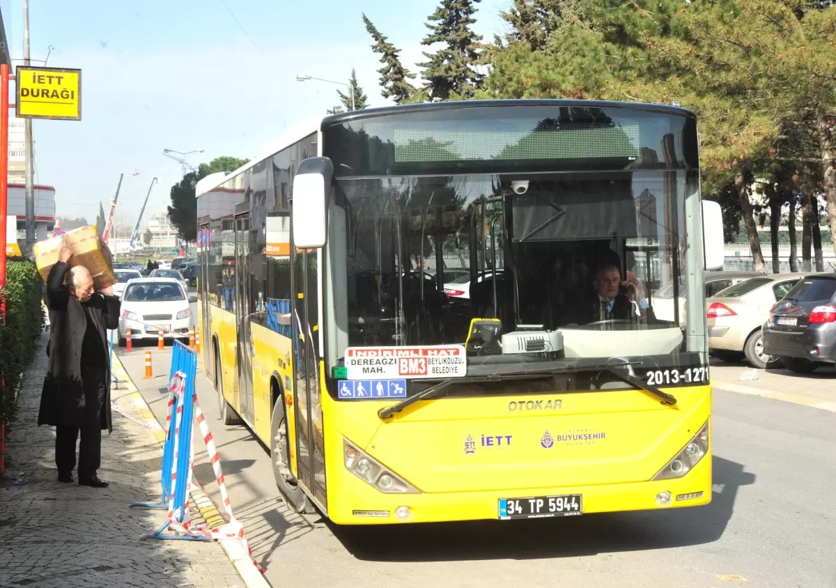 Beylikdüzü\'nde Metrobüse Ulaşım Kolaylaşıyor