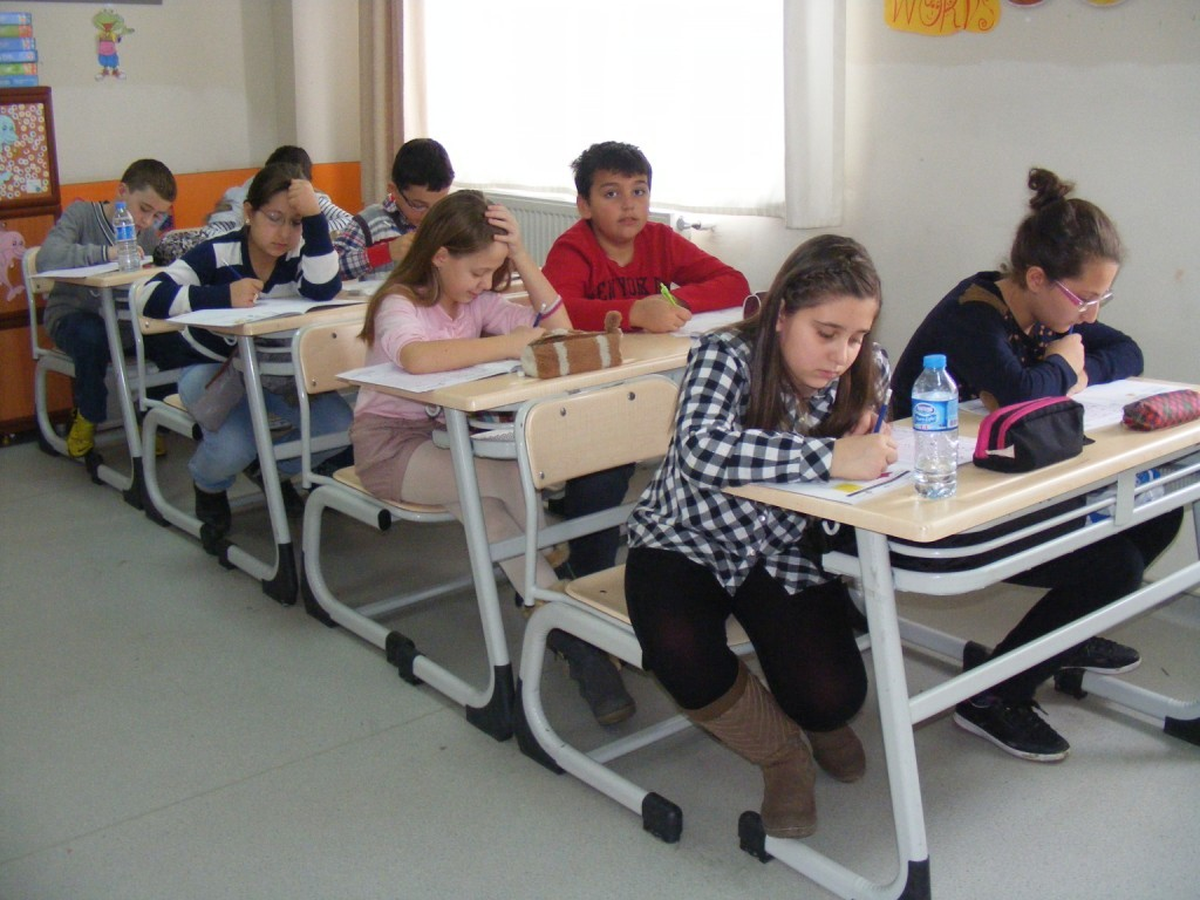 Bin Öğrenci Sınavda Ter Döktü