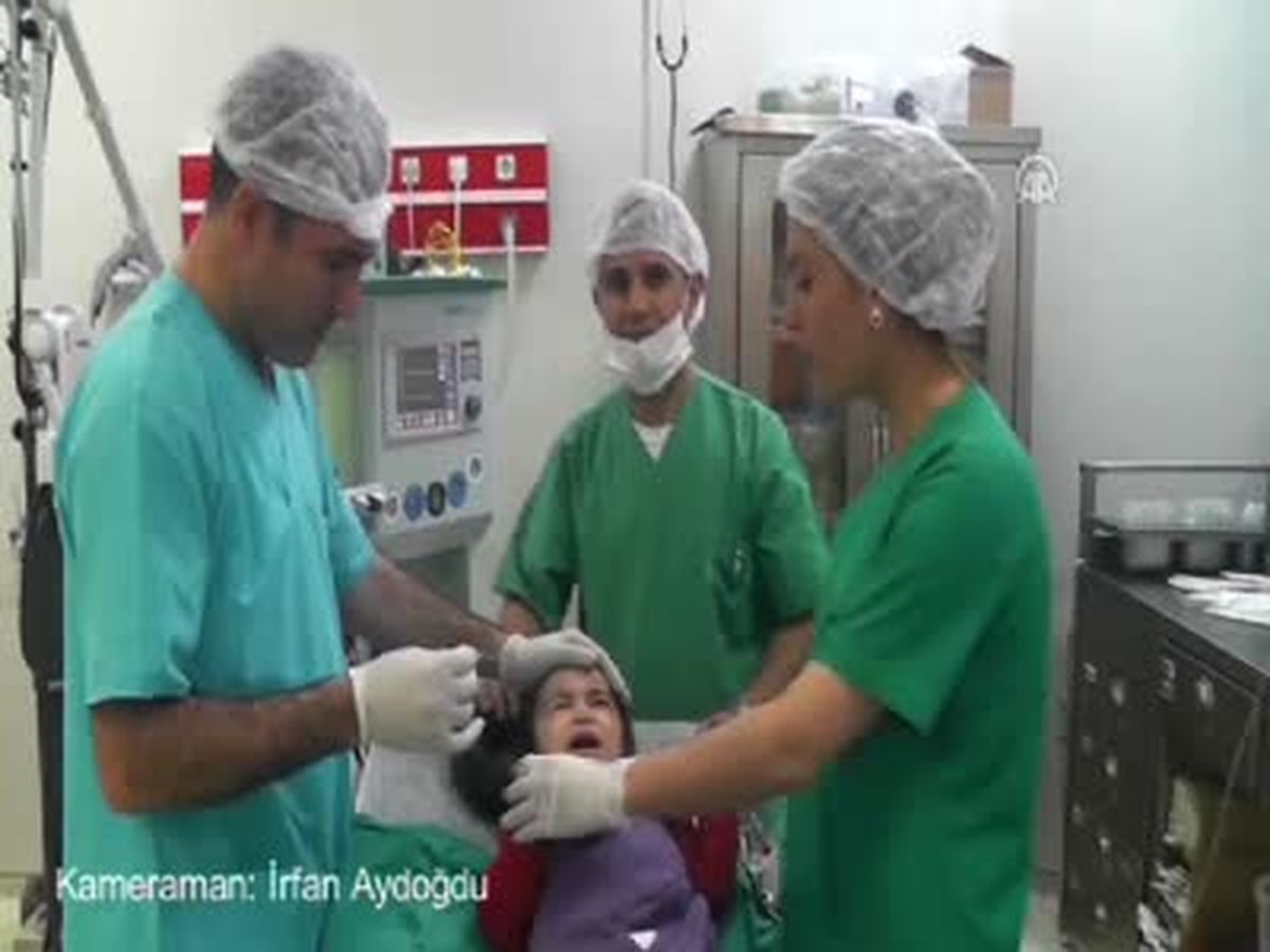 Burnundan Çıkarılan Cisimler Şaşırttı