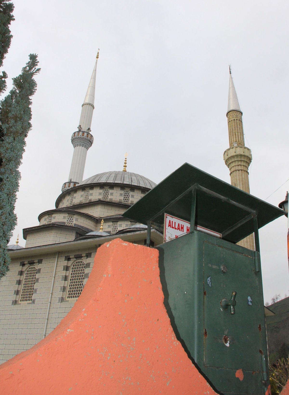 Cami Soyguncularına Çelik Kasalı Tedbir