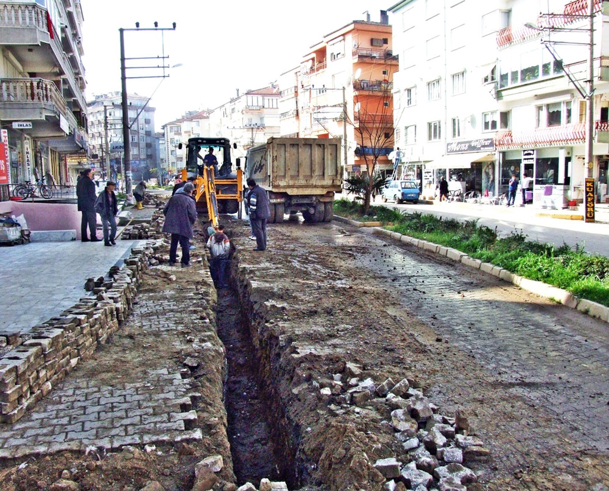 Çınarcık'ta İçme Suyu Hattı Yenileniyor