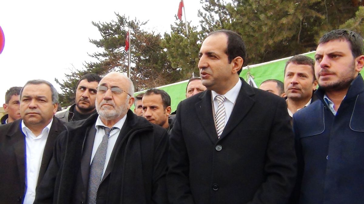 Erciş\'te Suriye Halkına Yardım Kampanyası