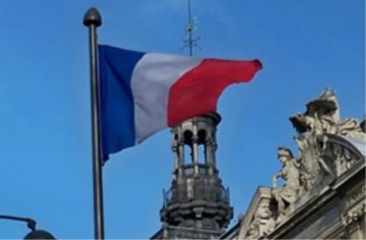 Fransa, Irak\'ın Paris Büyükelçisini Dışişleri Bakanlığı\'na Çağırdı