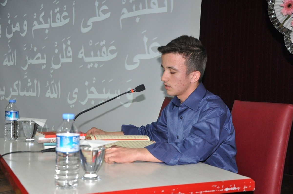 Gördes\'te "Namazla Diriliş" Adlı Konferans Verildi