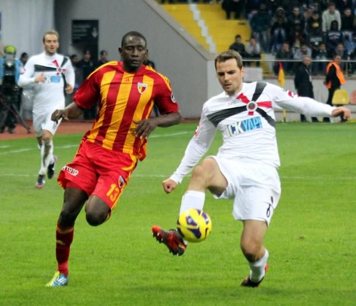 Kayserispor Haftaya Yenilemeyle Başladı