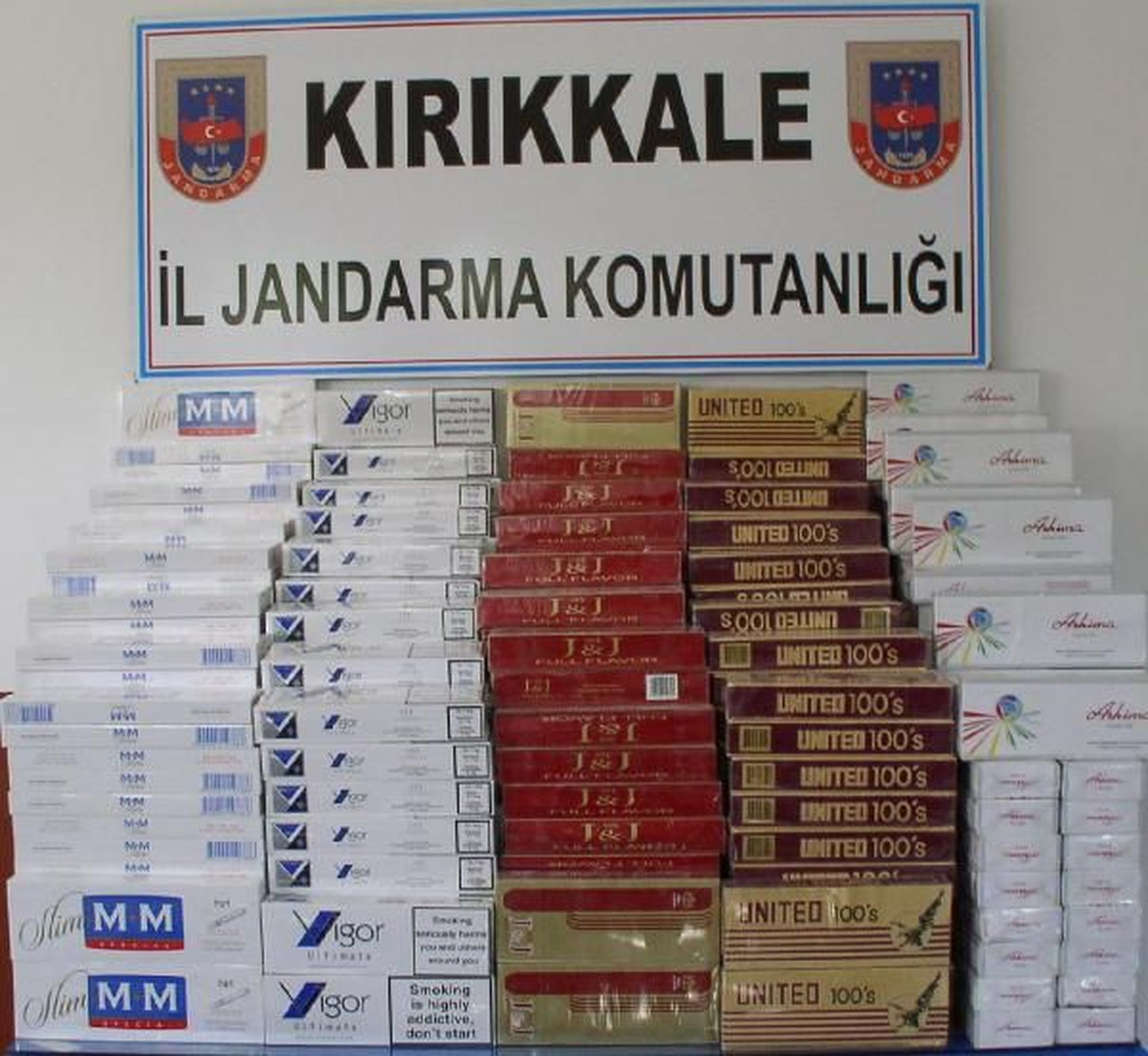 Kırıkkale\'de Kaçak Sigara ve İlaç Operasyonu