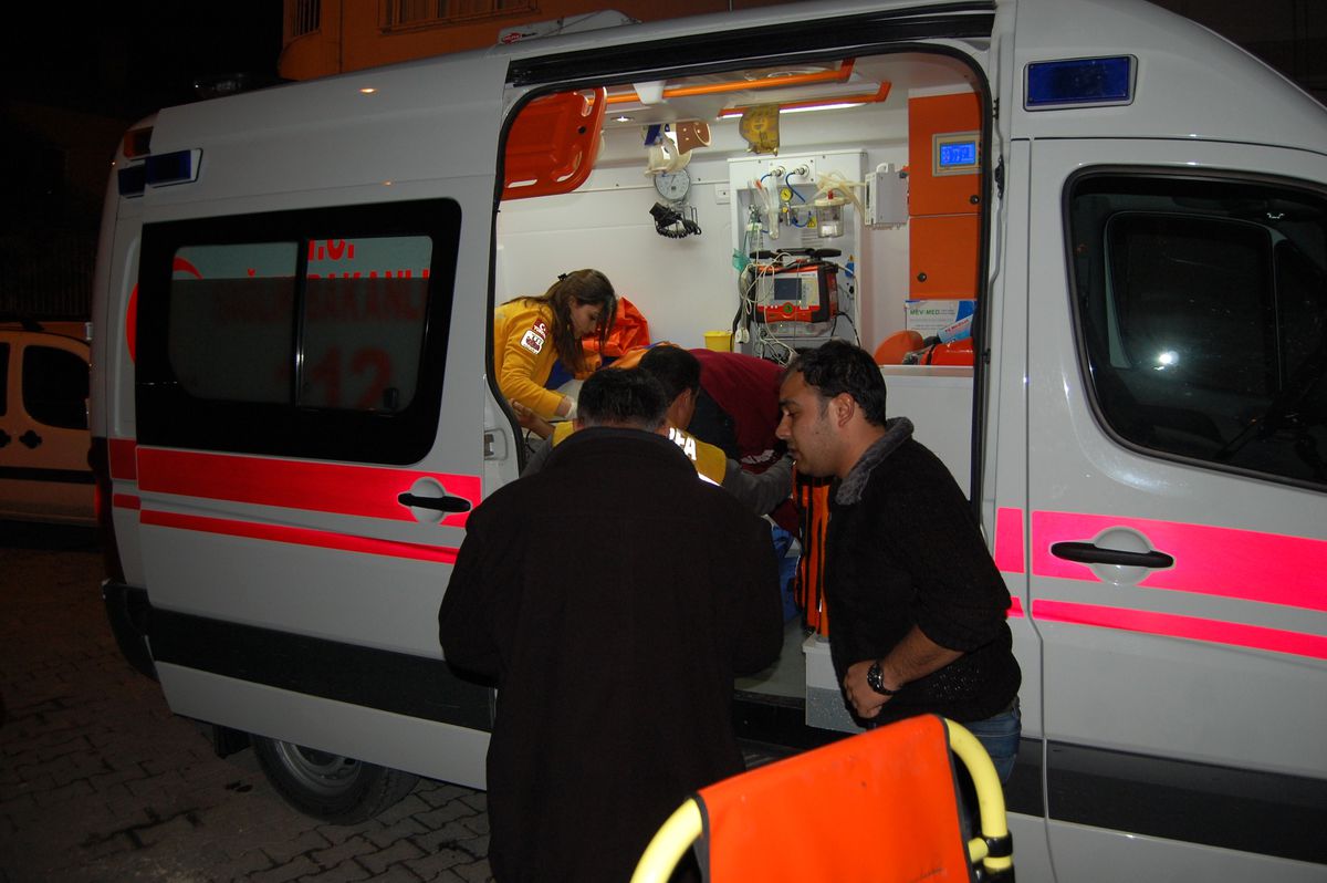Komşu Kavgası Kanlı Bitti: 2 Yaralı