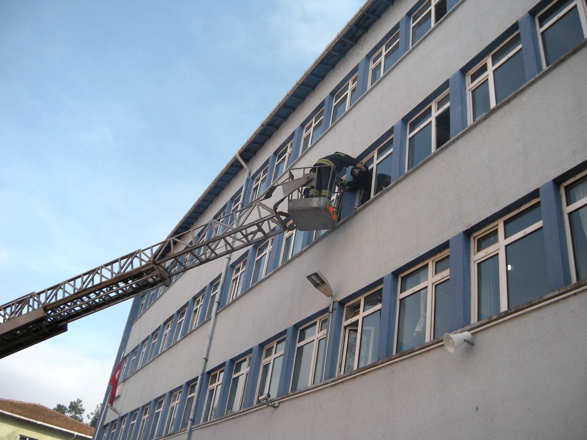 Lisede Yangın Tatbikatı