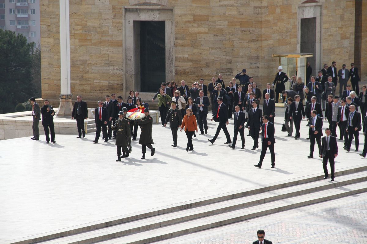 Merkel, Anıtkabir\'i Ziyaret Etti