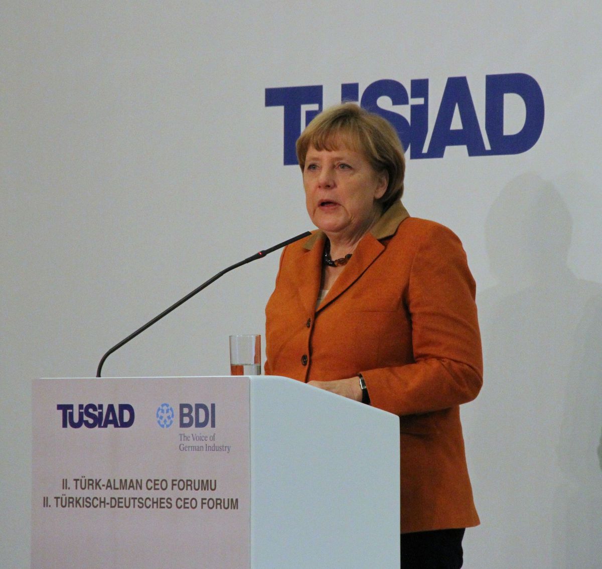 Merkel : "Türkiye\'nin AB\'ye Girmesi Konusunda Önümüzde Uzun Bir Yol Var"