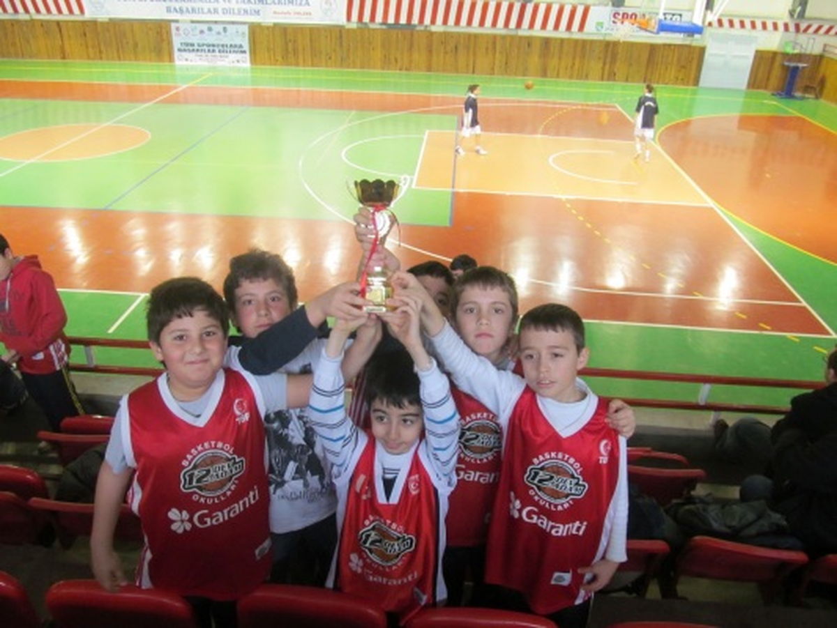 Nevşehir Belediyesi Basketbol\'da Şampiyon Oldu