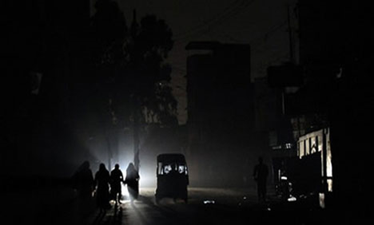 Pakistan\'dan Elektrik Kesintisine Tahkikat