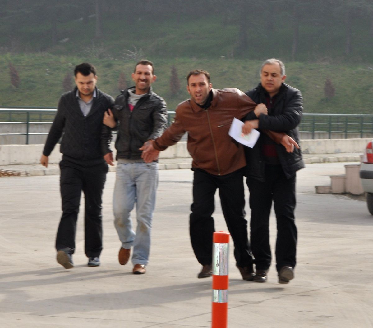 Sakarya\'da Uyuşturucu Operasyonu: 4 Gözaltı