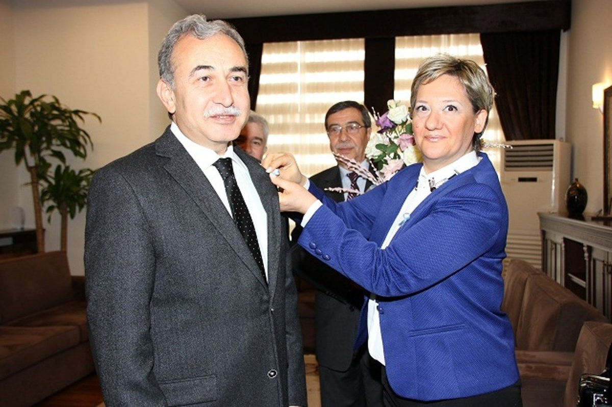 Sakarya Vergi Dairesi Çalışanları Vali Büyük\'ü Ziyaret Etti