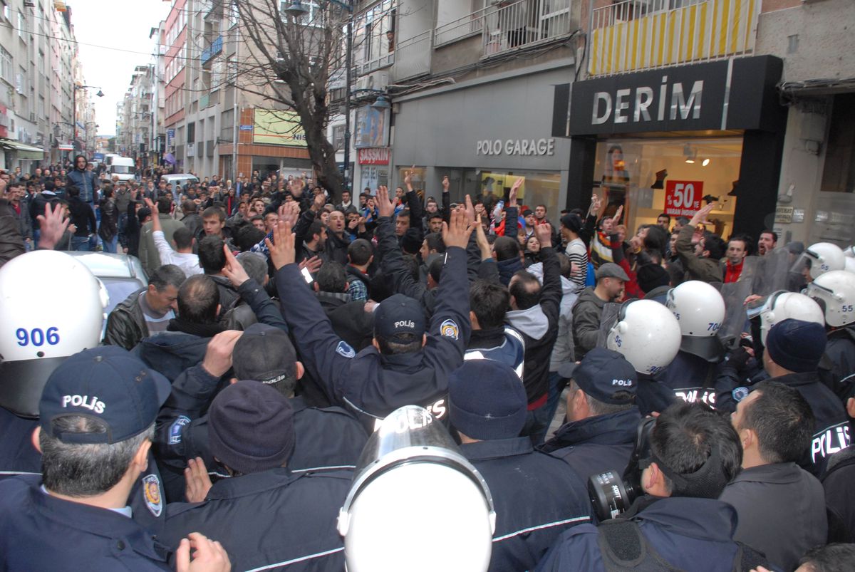 Samsun\'daki Eyleme Katılanlar Gözaltına Alınmaya Başlandı