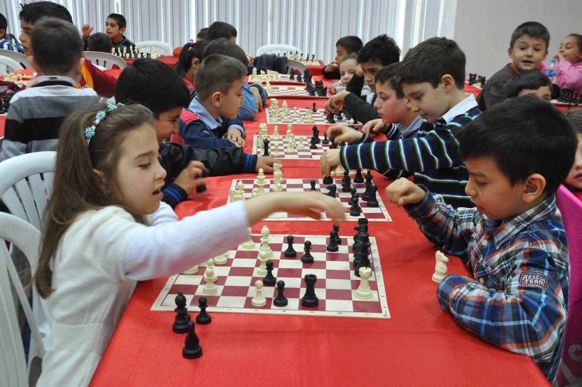 Satranç Turnuvasında Yıldızlar ve Minikler Kategorisi Tamamlandı