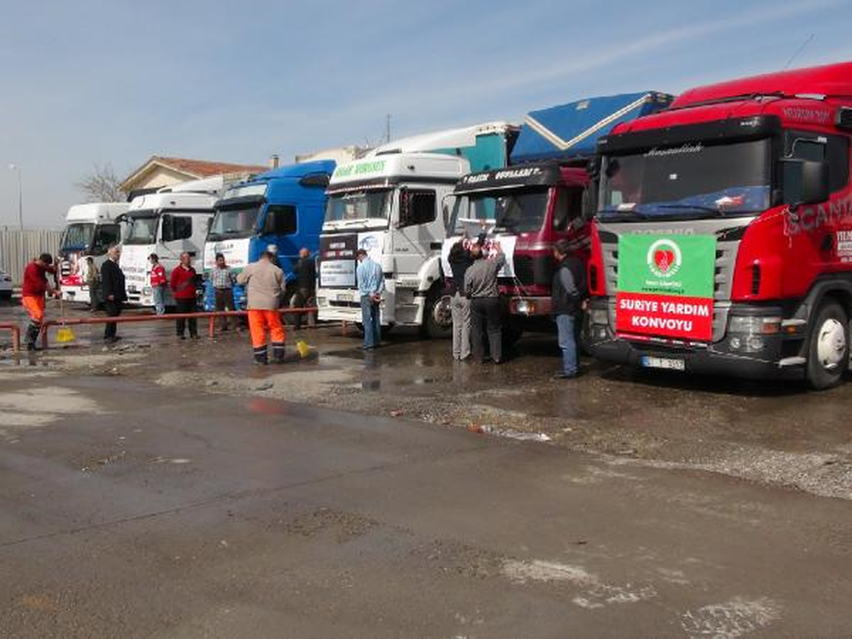 Suriye\'ye 22 Tır Dolusu İlaç ve Gıda Yardımı Gönderildi