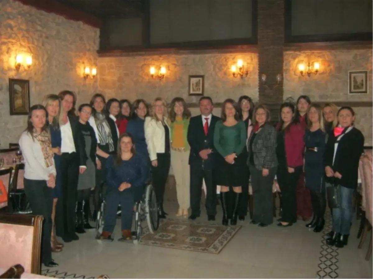 Turizm, Kadın Emeğinin Yatkın Olduğu Bir Sektördür