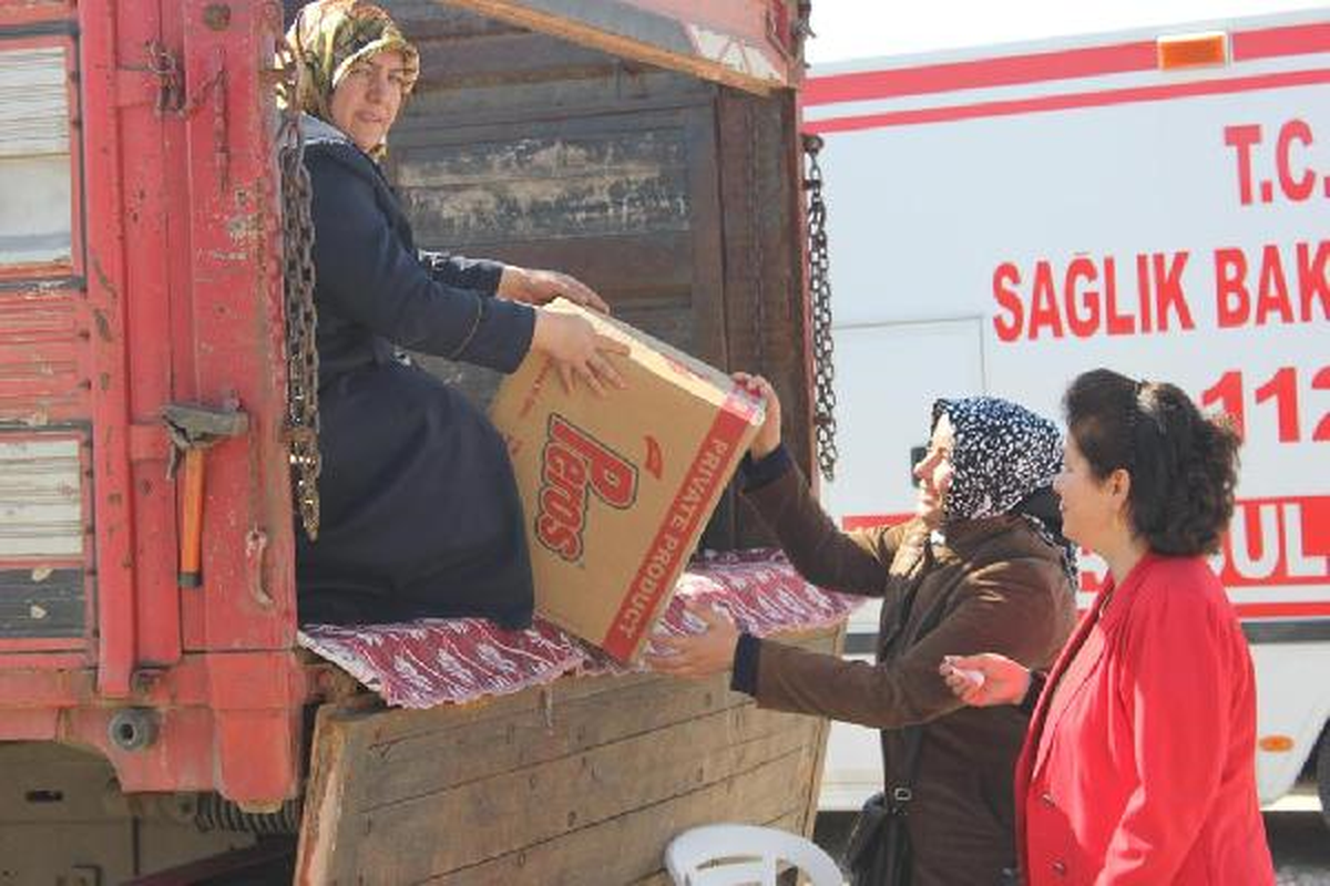 Ak Partili Kadınlardan Sığınmacılara Yardım Eli