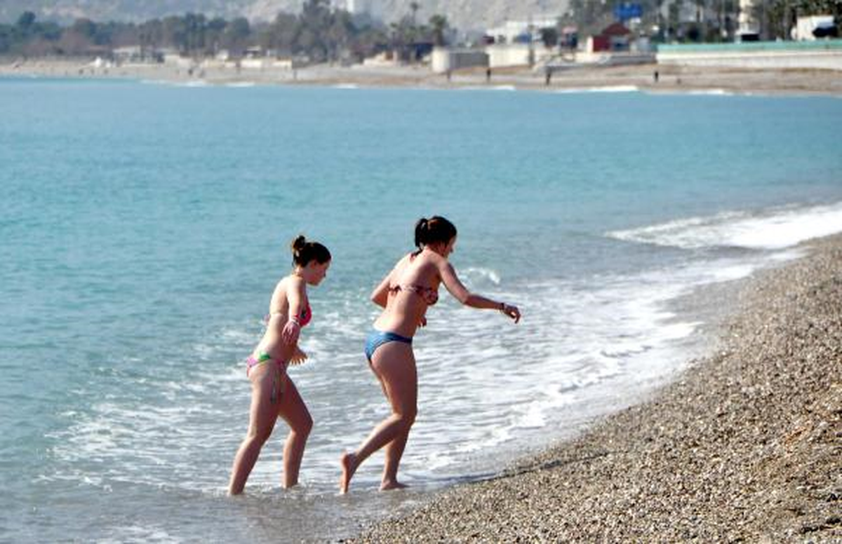 Antalya\'da Hava Yaz Gibi