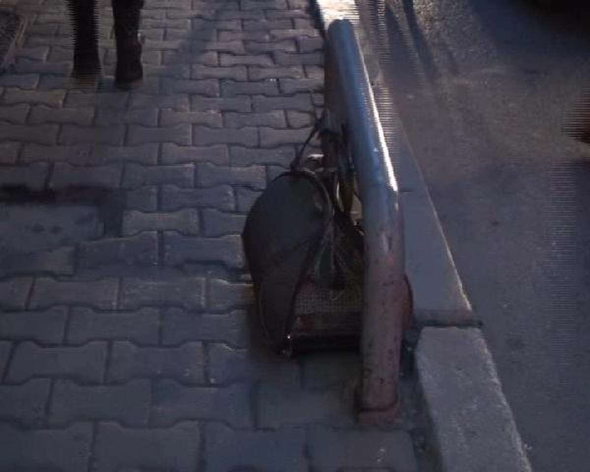 Beyoğlu\'nda Şüpheli Çanta Fünye ile Patlatıldı