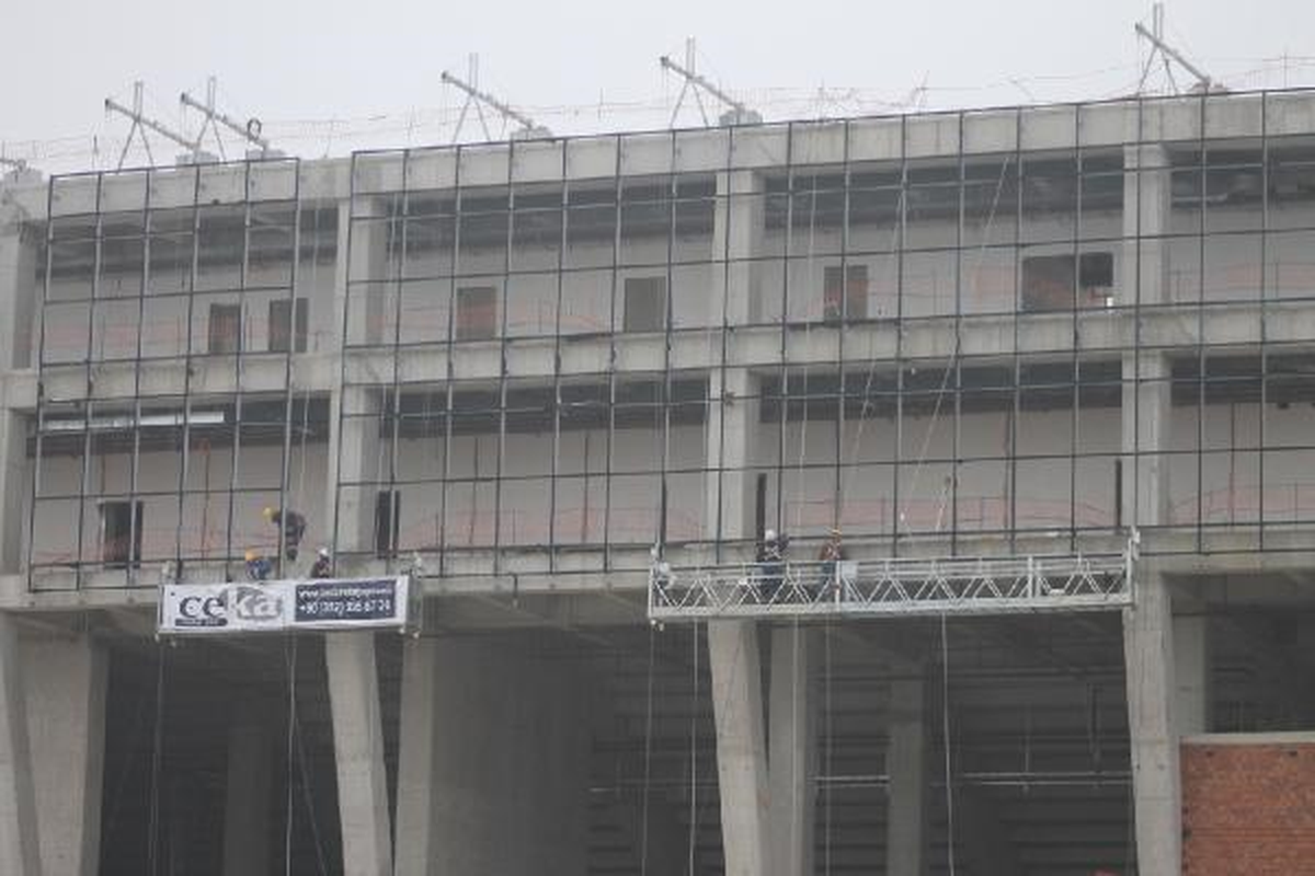 Bursaspor\'un Arena\'sında Dış Cephe Kaplanıyor
