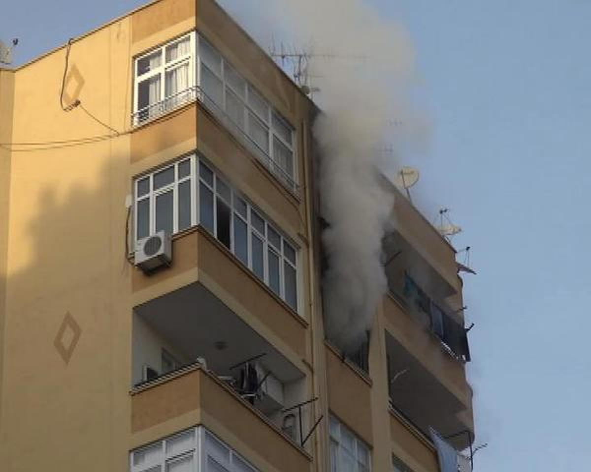 Deney Yapan Liseli Kızlar Evi Yaktı