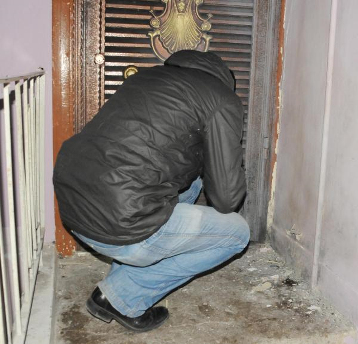 Eski Eşini Korkutmak İçin Ses Bombası Patlattı